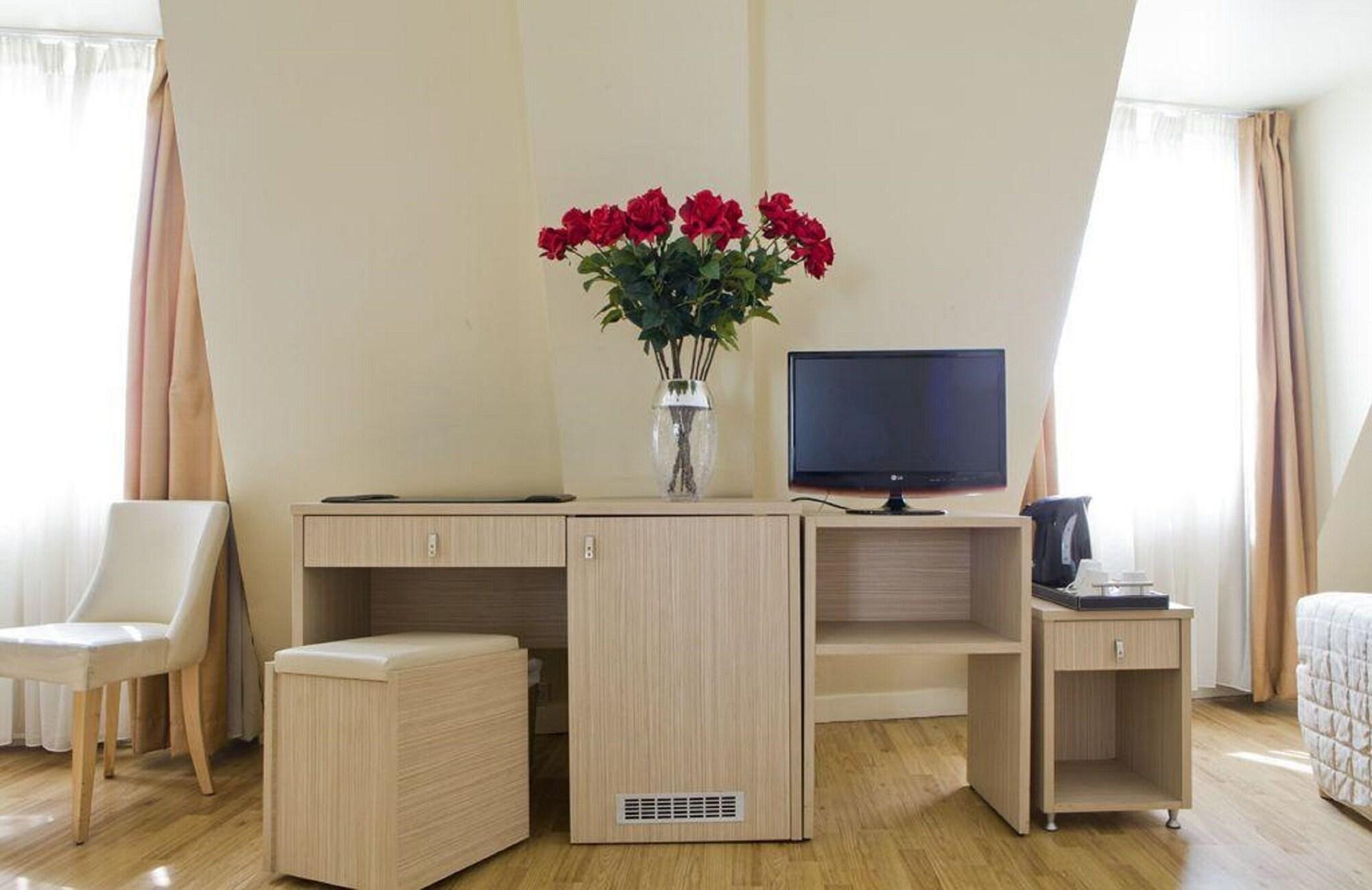 Hotel Lebron Paris Dış mekan fotoğraf
