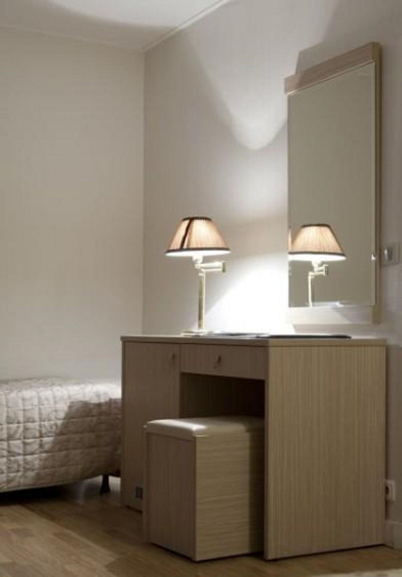 Hotel Lebron Paris Dış mekan fotoğraf